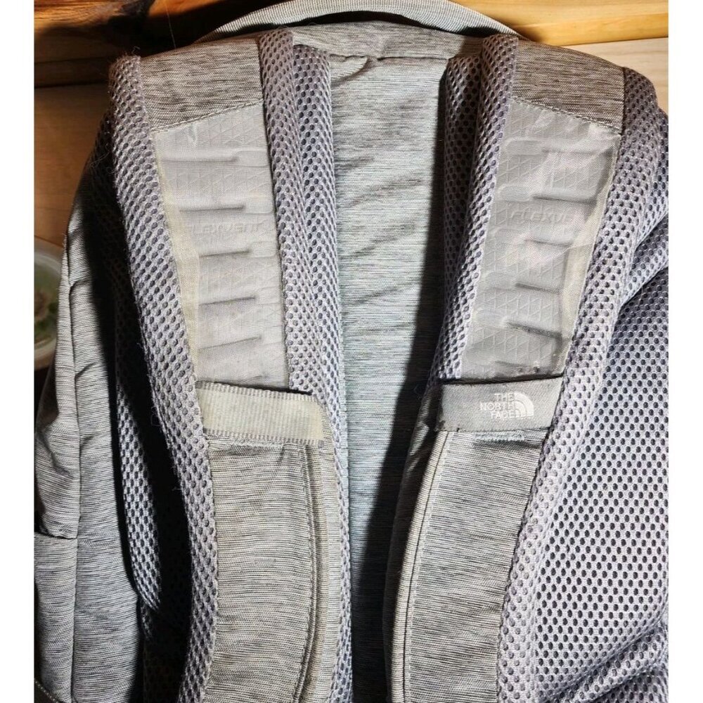 UNISEX, MEN AND WOMEN NORTH FACE JESTER GREY BACKPACK - Picture 4 of 13